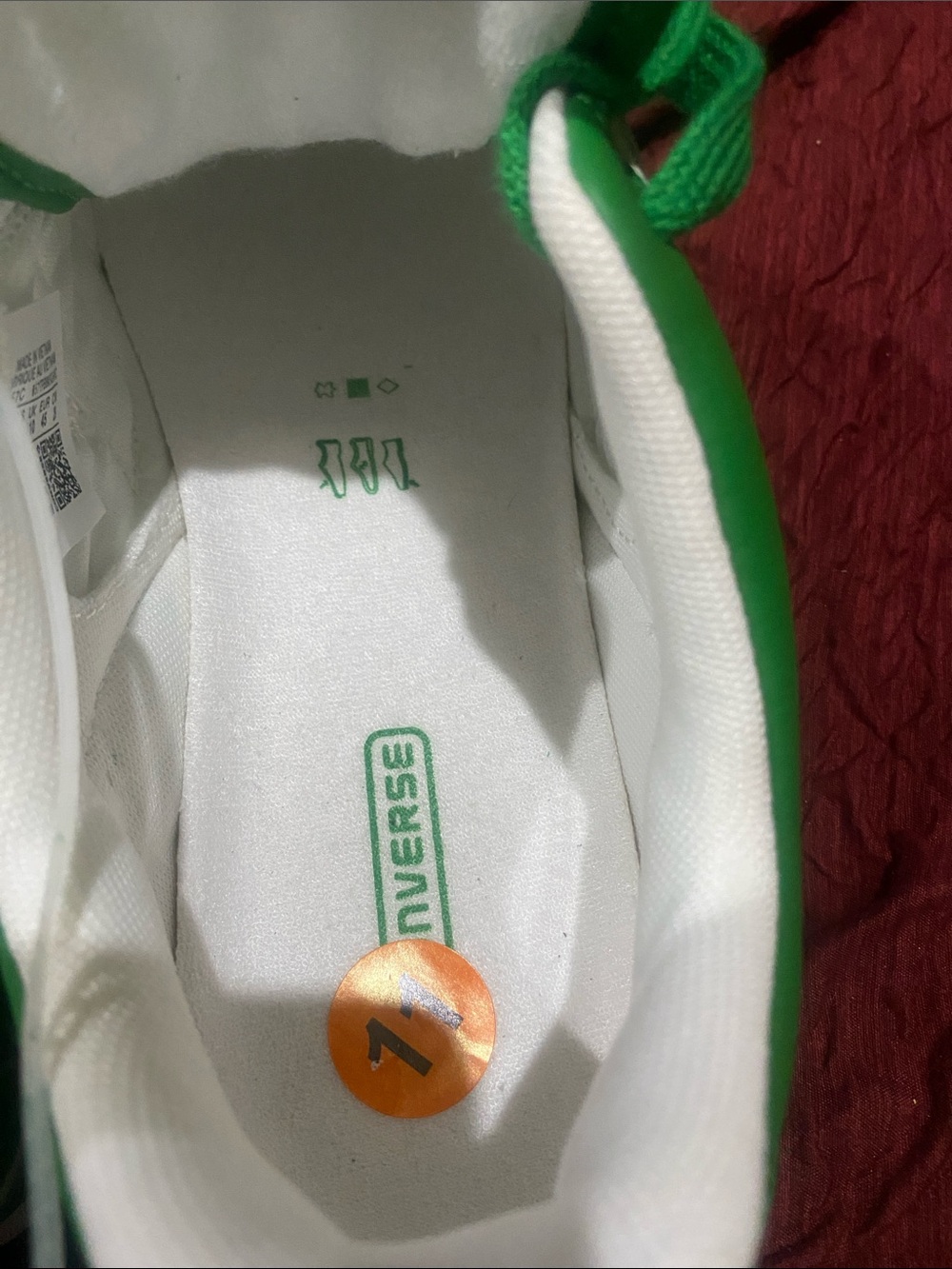 Converse Low-Top Sneakers in White & Green - Picture 4 of 7